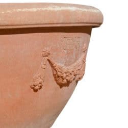 Catino a conca festonato in terracotta di Impruneta, vaso decorativo da giardino