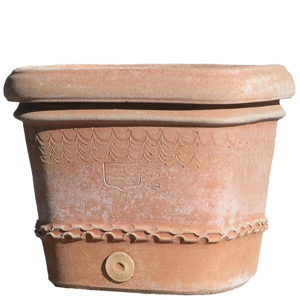 Tub. Flower box available in various heights and sizes. The various sizes made allow for mixed compositions and solutions are also found for limited spaces. The embossed decorations are made in the right proportions of the item, embellish the general aesthetic appearance of the vase and make it suitable for classic or historic environments and furnishings. Handcrafted by master craftsmen with Impruneta clay, frost-resistant.