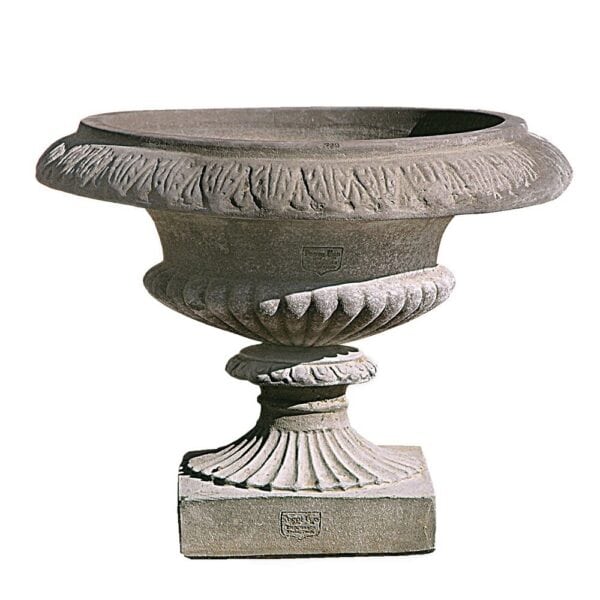 Alzata a tazzagrigiolava. Alzate da collocare sopra a colonne, capitelli di recinzioni, e ai lati di cancelli. La forma e il design del vaso lo rendono particolarmente bello ed elegante, aiuta a impreziosire l’arredo e contemporaneamente è adatto per essere piantato. Eccellente impatto estetico e adatto per impieghi senza le piante.