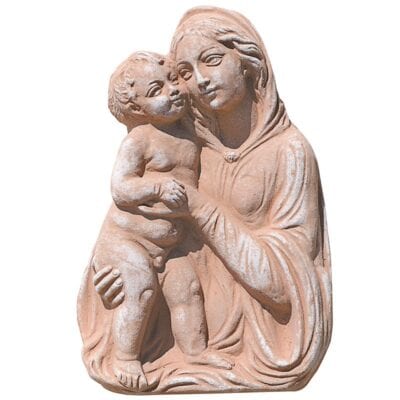 Vergine col Figlio, altorilievo in terracotta della Collezione Giubileo. Raffinatezza artigianale toscana per un gesto materno di dolcezza e purezza.