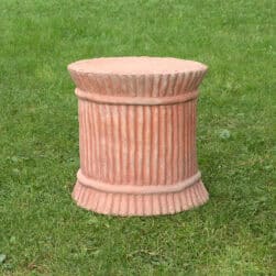 Sedile da giardino in terracotta fatto a mano con decoro a rilievo di canne di bambù