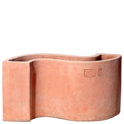 Onda. Fioriera in terracotta di Impruneta a forma allungata rettangolare. Balconiera a cassetta per fiori. da giardino, terrazzo, balcone, anche per siepi. Per decorazione e divisorio.