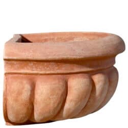 Tasca Maria in terracotta da parete con forma semicircolare e decorazione a petali