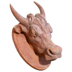 Rilievo in terracotta Mucca con testa di animale su base ovale per decorazione da parete