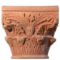 Capitello Bizantino in terracotta con motivo vegetale stilizzato per decorazione architettonica