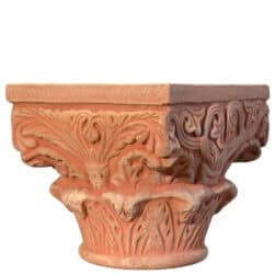 Capitello Bizantino in terracotta con motivo vegetale stilizzato per decorazione architettonica