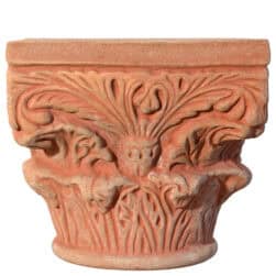 Capitello Bizantino in terracotta con motivo vegetale stilizzato per decorazione architettonica