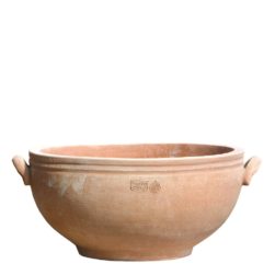 Two staves bowl with handles. Finished with two parallel incisions under the upper edge, from which it takes its name, and is adorned with two simple handles and they too have an incision along their entire development.