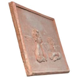 Rilievo in terracotta con due angeli ispirati a Raffaello Sanzio, pannello rettangolare decorativo