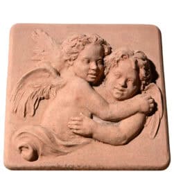 Rilievo in terracotta Angeli Abbracciati con due angeli in abbraccio, ispirato a G. Paolo Cavagna, decorazione da parete