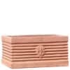 Il design senza tempo delle righe impreziosisce i giardini classici o moderni. Fatto a mano, resistente al gelo. Eccellente traspirabilità della terracotta.