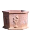 Cassetta esagonale in stile classico. Decorato con uva e giovane Bacco. Per giardini e balconi. Adatta per geranei, dalie, ortensie, margherite, calipetite.