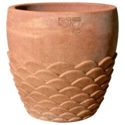 Cache-pot Waves in terracotta with wave-inspired decoration, ideal for plants and flowers.