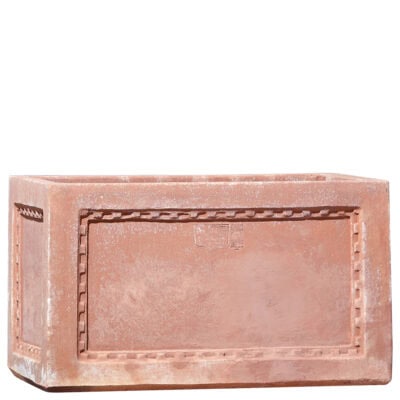 Cassetta con cornice dentellata in terracotta di Impruneta, ideale per giardini, terrazzi e spazi interni. Design elegante con superficie liscia e cornice decorativa.